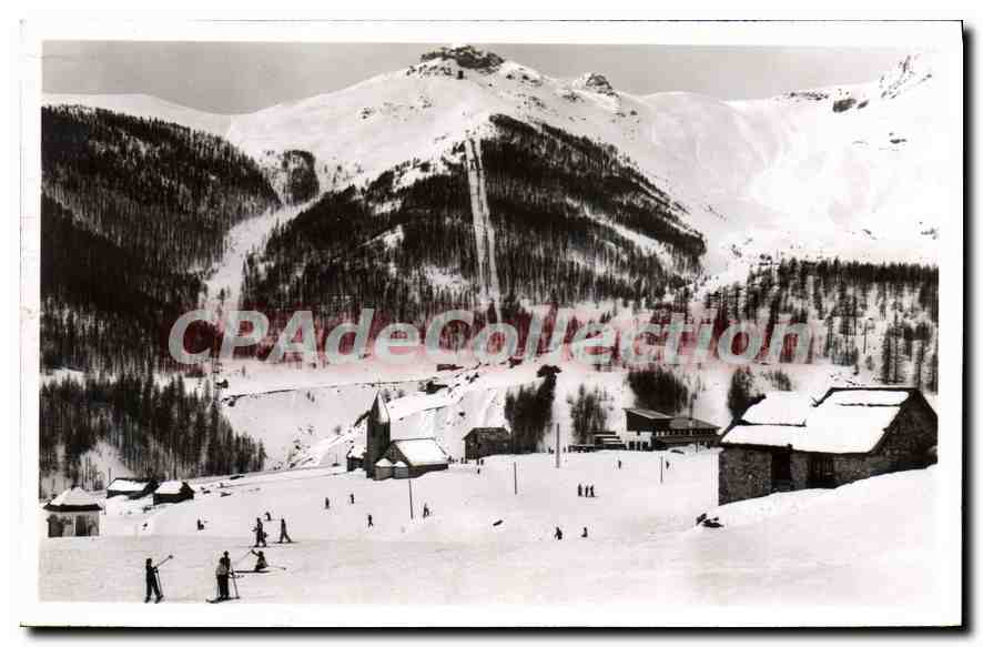 CPA Environs de St Etienne de Tinee Auron Vue generale et Cime de Las Donnas 