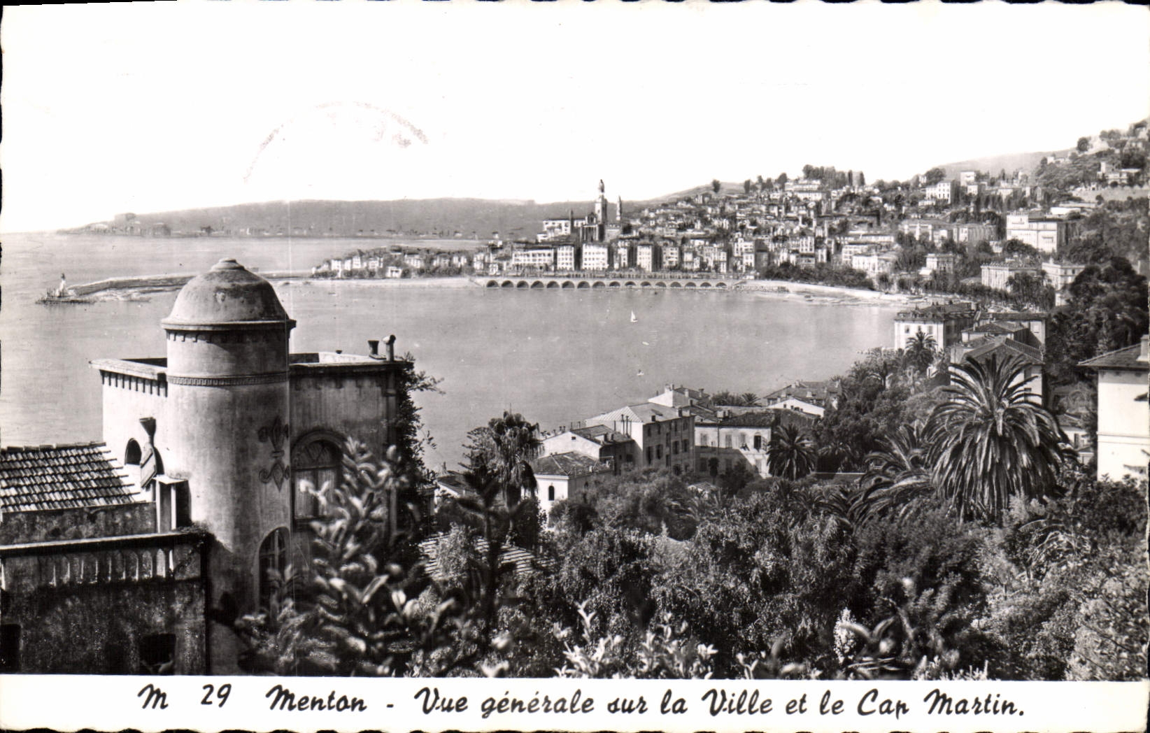 Menton - Vue générale sur la Ville et le Cap Martin — M 29