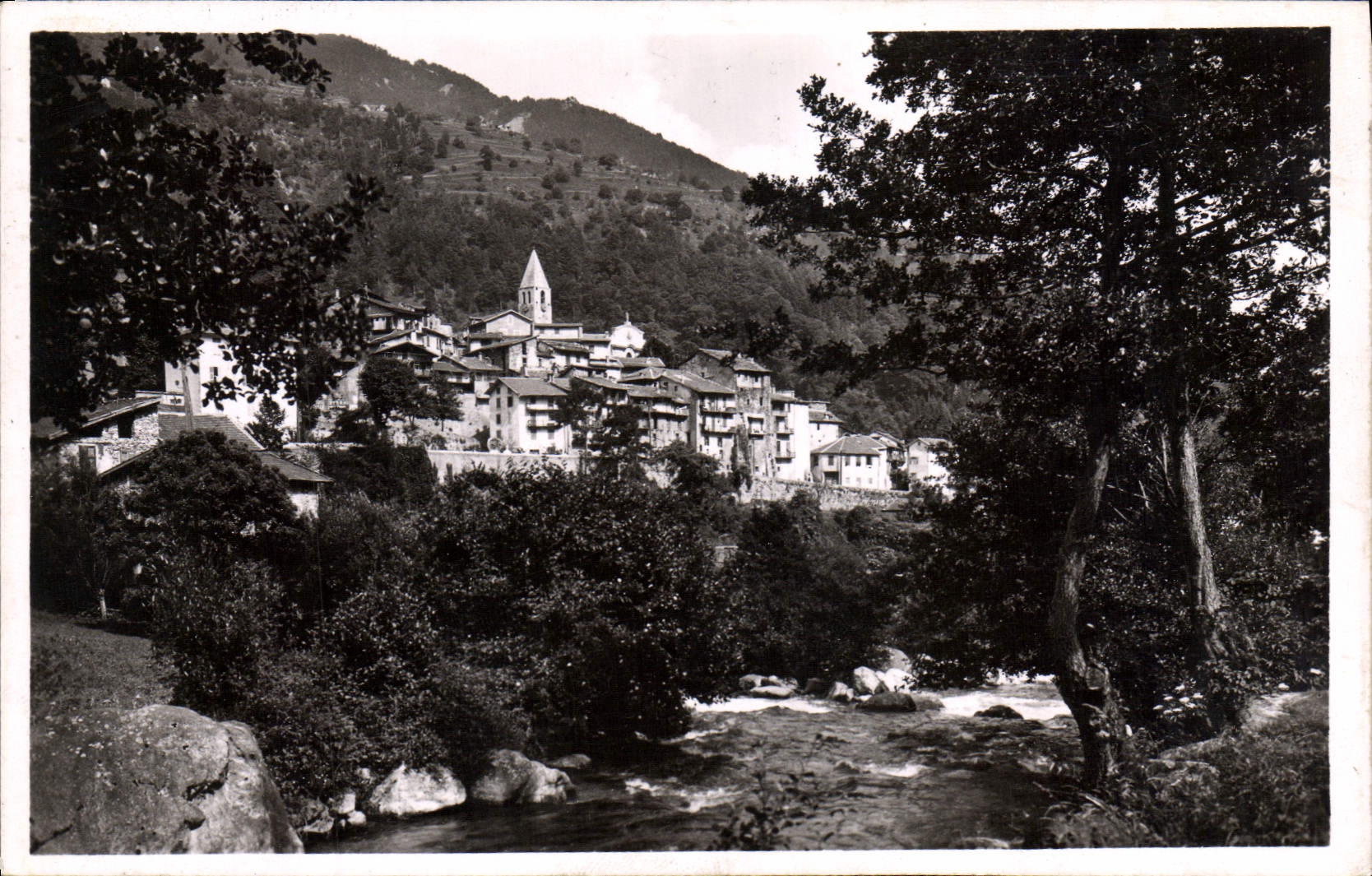 St-Martin-Vésubie — Allgemeiner Blick und Wasserfall Boréon — R. TORDO