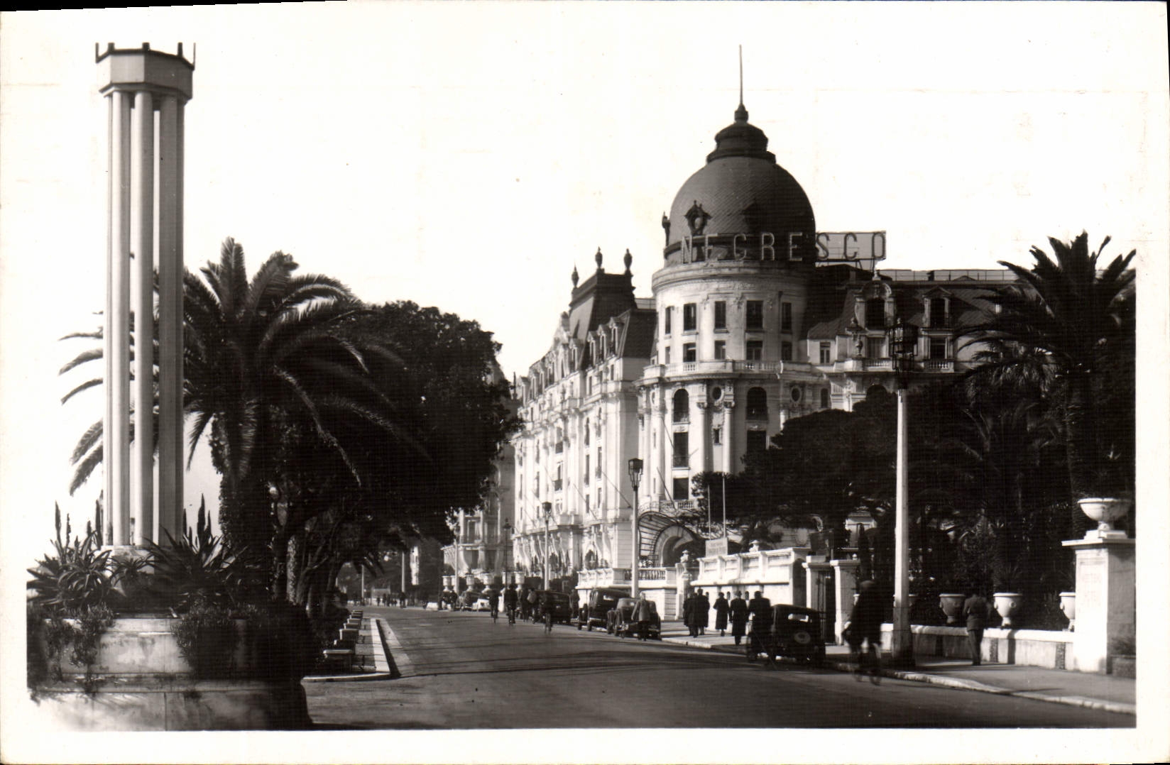 Nice - La Promenade des Anglais et l'Hôtel Negresco — Éditions Les Ibis (A-M)