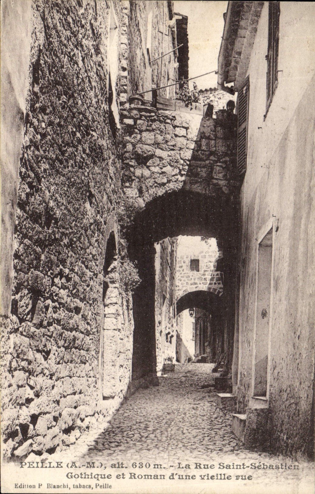 CPA Peille La Rue Saint Sebastien Gothique et Roman d'une vieille rue 