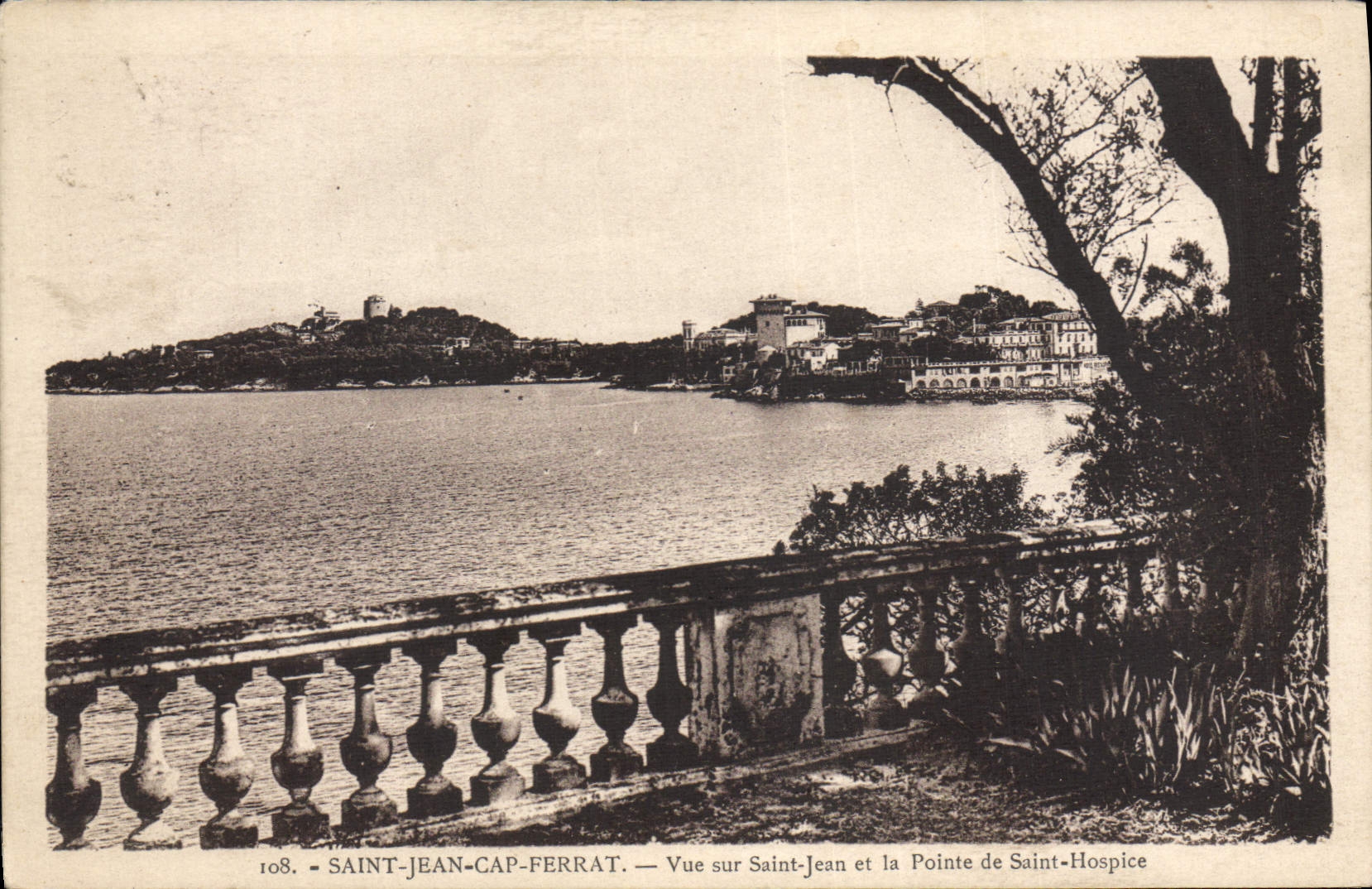 Saint-Jean-Cap-Ferrat — Vue sur Saint-Jean et la Pointe de Saint-Hospice — Édition La Gérandi, n° 108