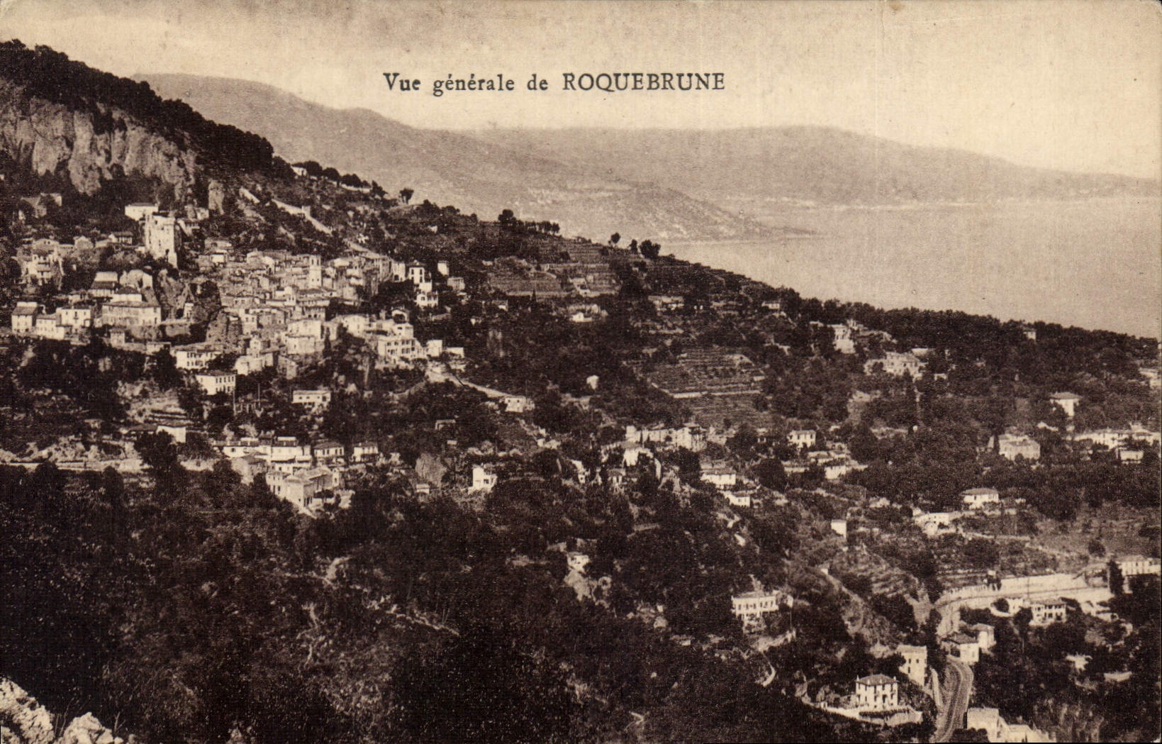 Vue générale de Roquebrune — éditeur A.D.I.A. - NICE, n° 65