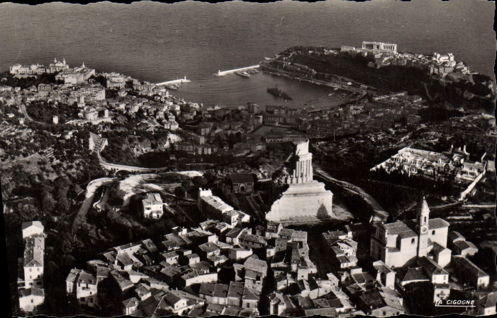 Vue aérienne de Monaco — Turbie, Tour d'Auguste et la Pté de Monaco — La Cigogne