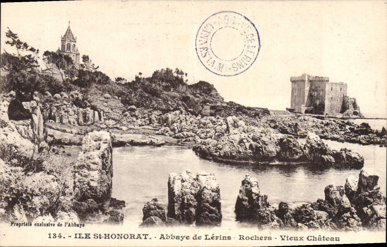 Ile St-Honorat — Abbaye de Lérins, Rochers, Vieux Château — Propriété exclusive de l'Abbaye