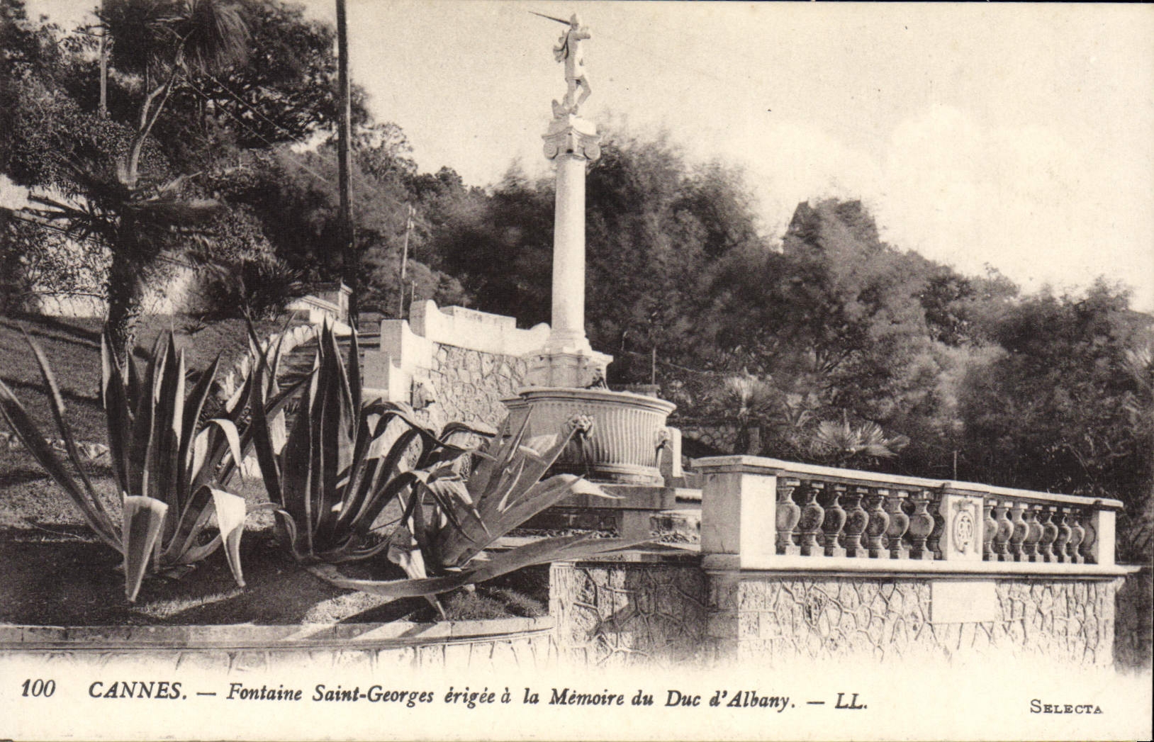 Cannes — Fontaine Saint-Georges érigée à la Mémoire du Duc d'Albany — Selecta