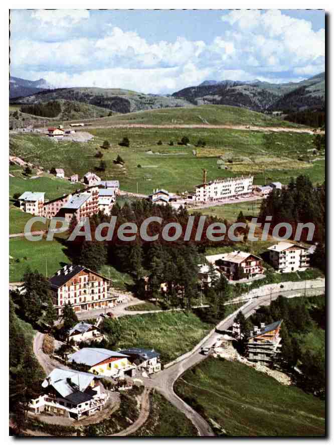 CPSM Valberg (A Mar) Alt 1700 m Station estivale et Sports d'Hiver Vue aerienne sur la route de Peon