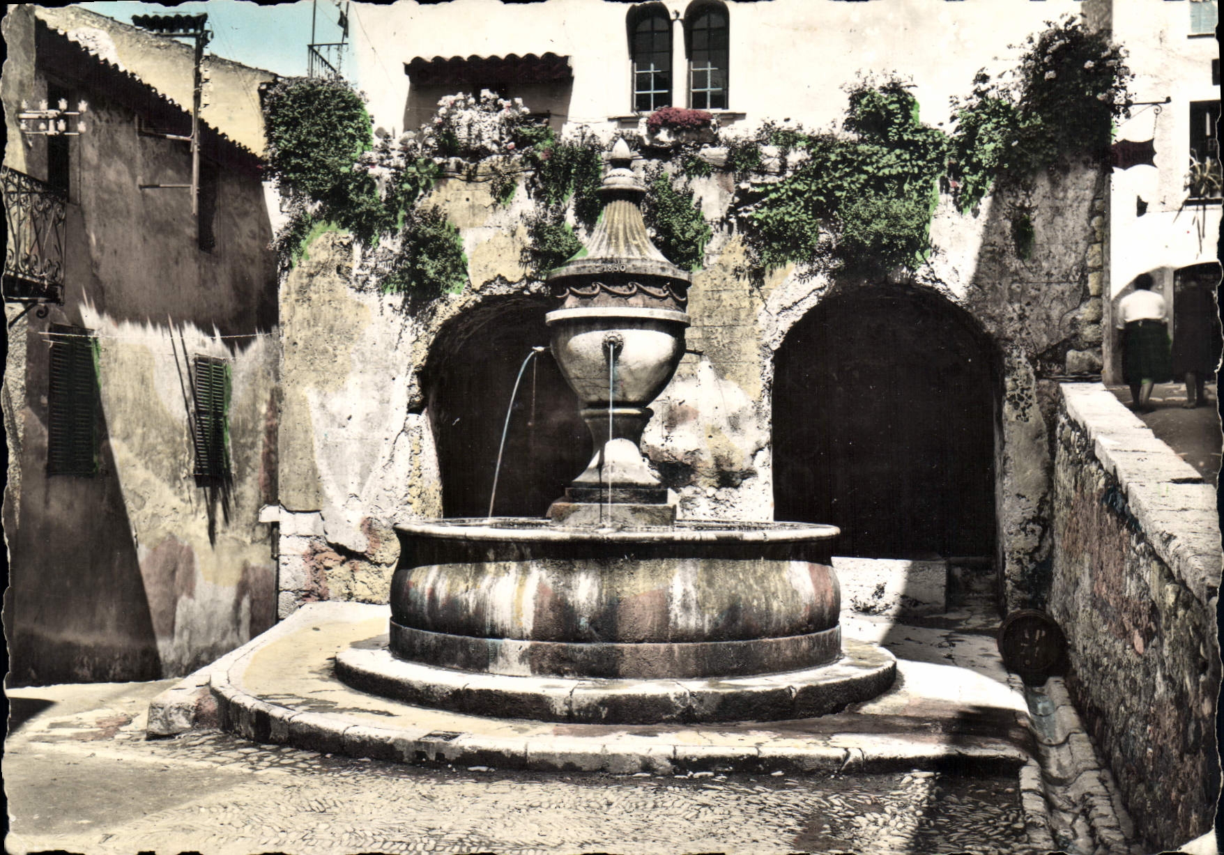 Saint-Paul (Alpes-Maritimes) — La Fontaine de la grosse Orse — L. Gilletta & Cie, photographes, Nice