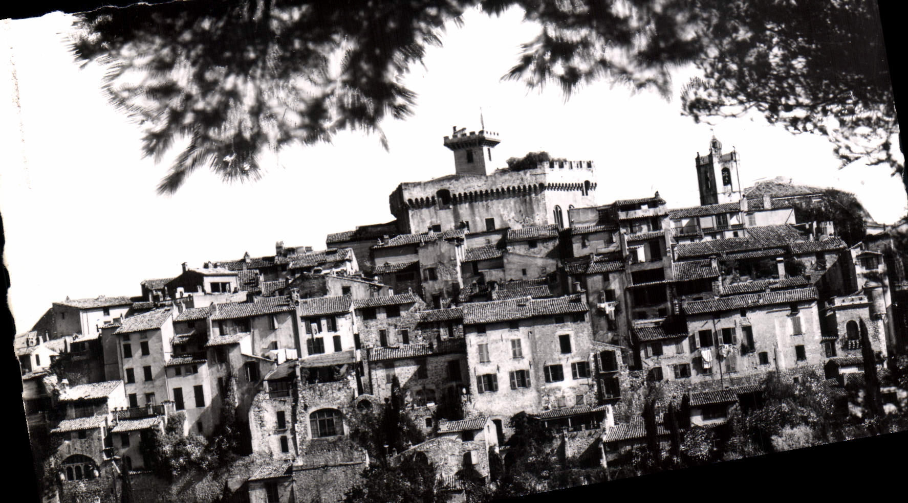 Cagnes-sur-Mer — Vue sur le Vieux Cagnes et le Château des Grimaldi — Ed. S.I.C.A., Av. Saint-Lambert, Nice