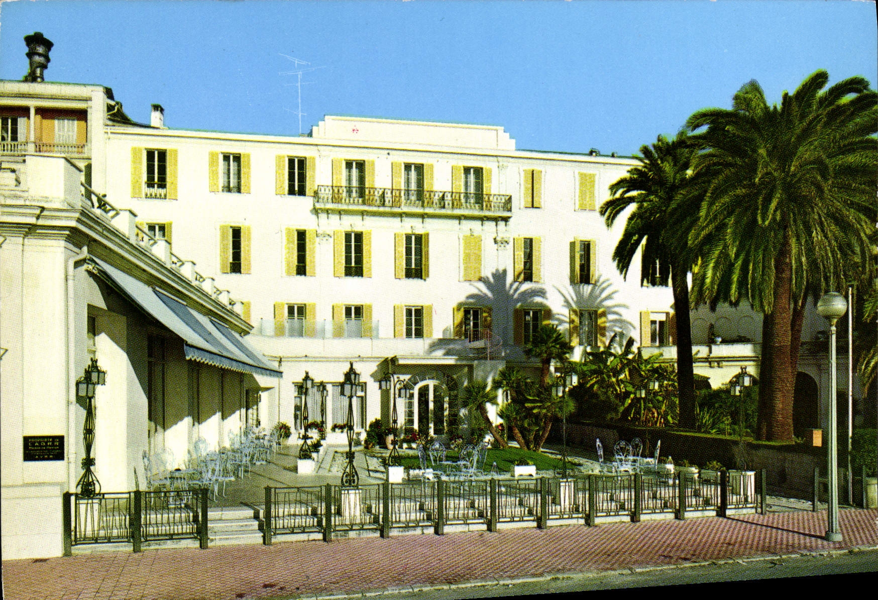 Hôtel des Retraites de A.V.R.R. — Menton — Photo R. Judin