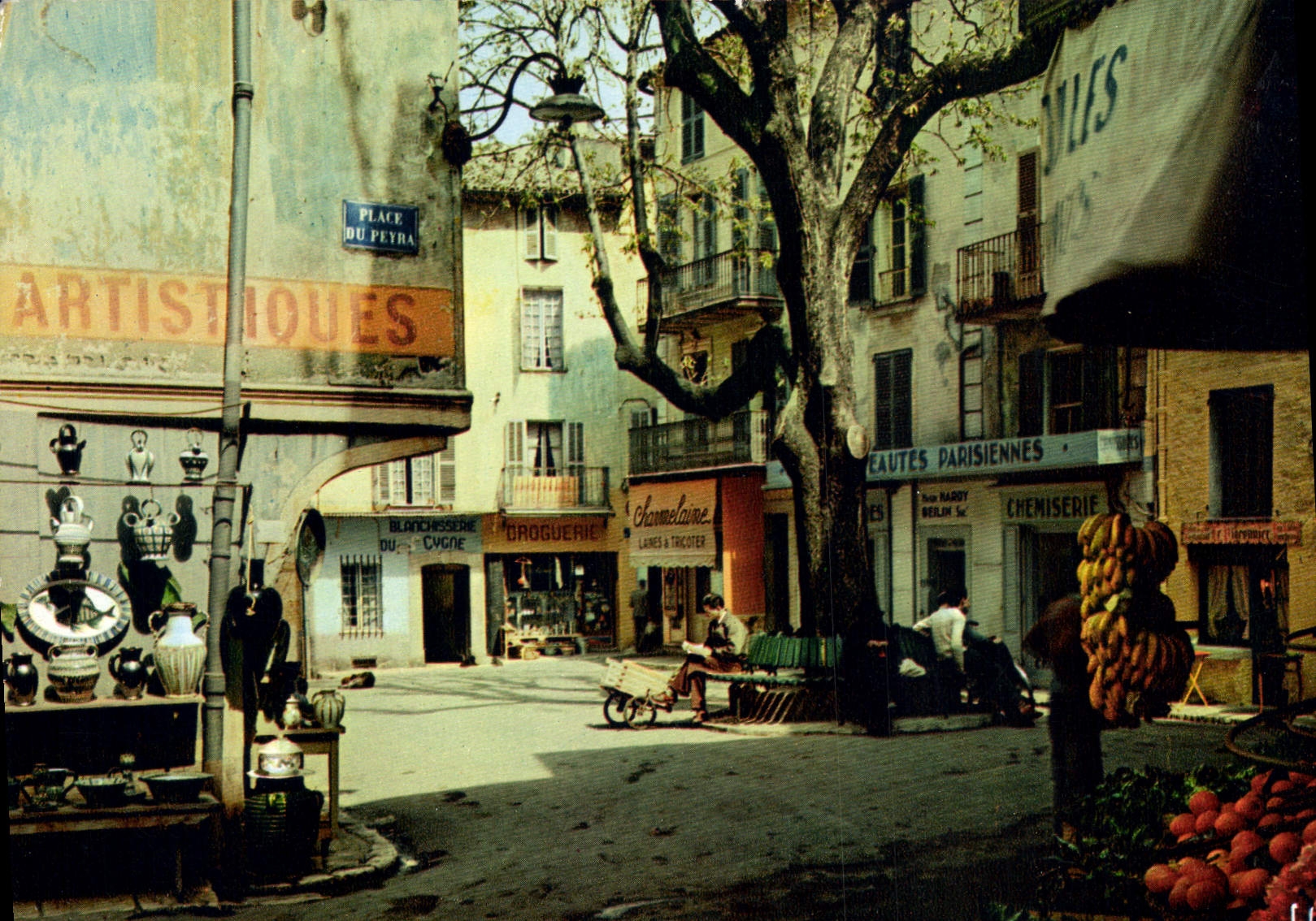 Place du Peyra — Vence — Éditions d'Azur
