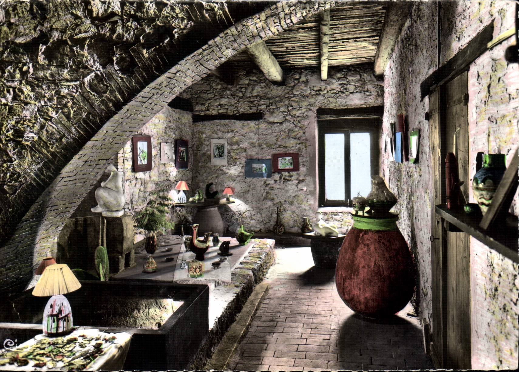 CPSM Vallauris (A M) La Cote d'Azur Atelier d'Art du Vieux Moulin a huile