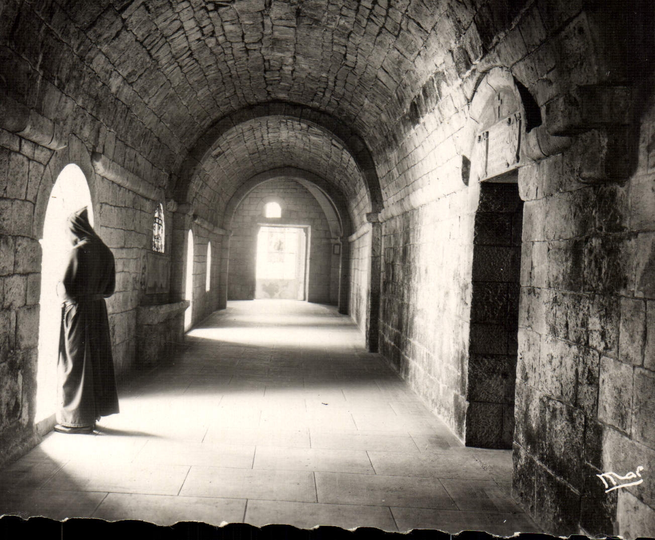 Abbaye de N.D. de Lérins — Cloître du VIIe siècle — Collection du Monastère