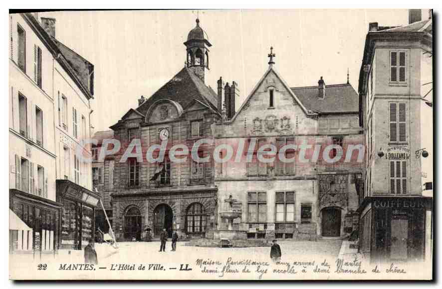 MANTES — L'Hôtel de Ville — Maison Renaissance aux armoiries de Mantes, demi-fleur de lys recollée à demi-branche de chêne