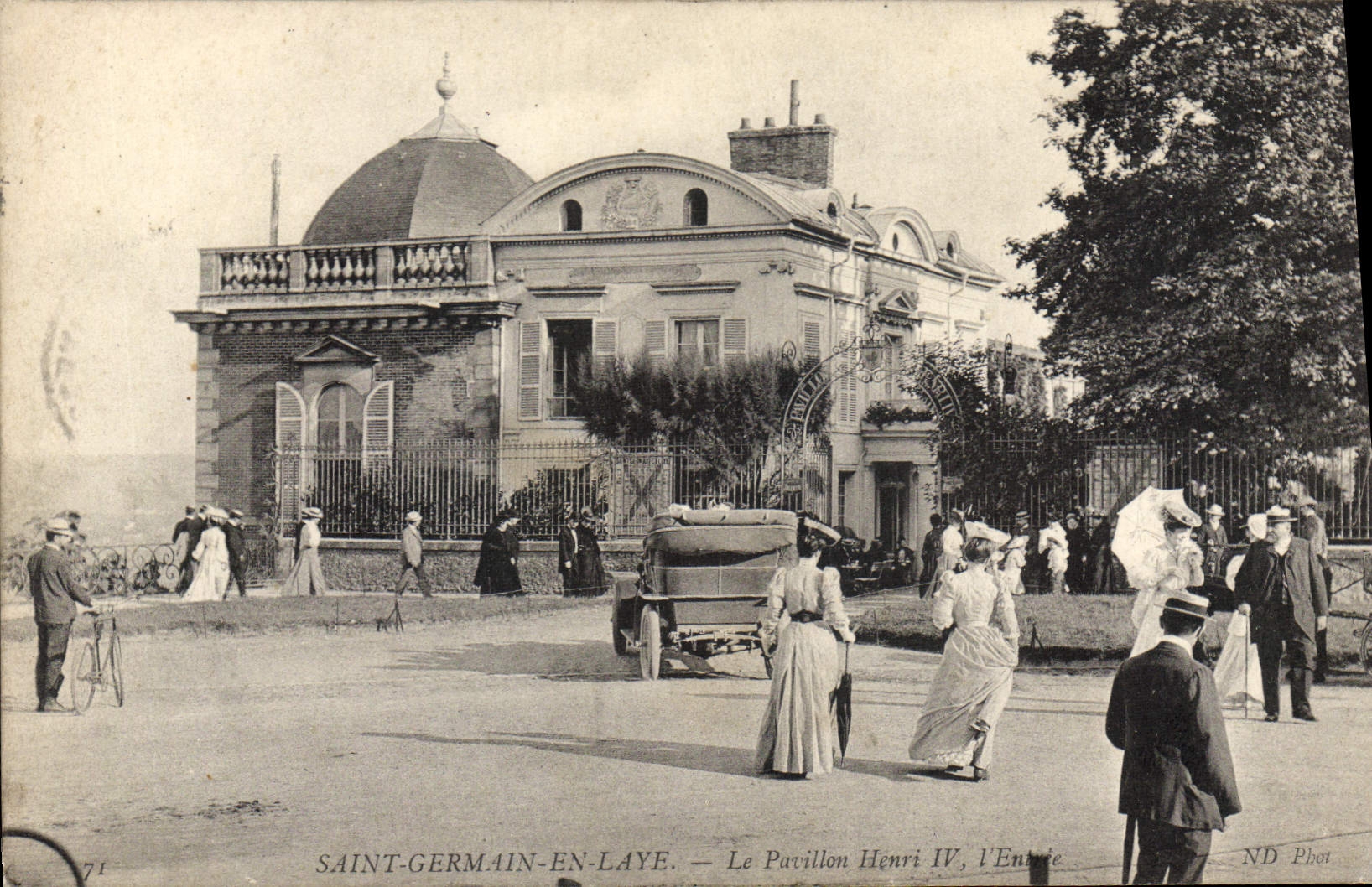 Saint-Germain-en-Laye — Le Pavillon Henri IV, l'Entrée — ND Phot
