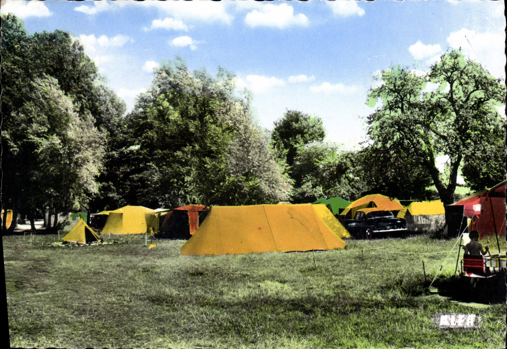 Saint-Arnoult-en-Yvelines — Le Camping — Édition Alpaca, Maison-Alfort