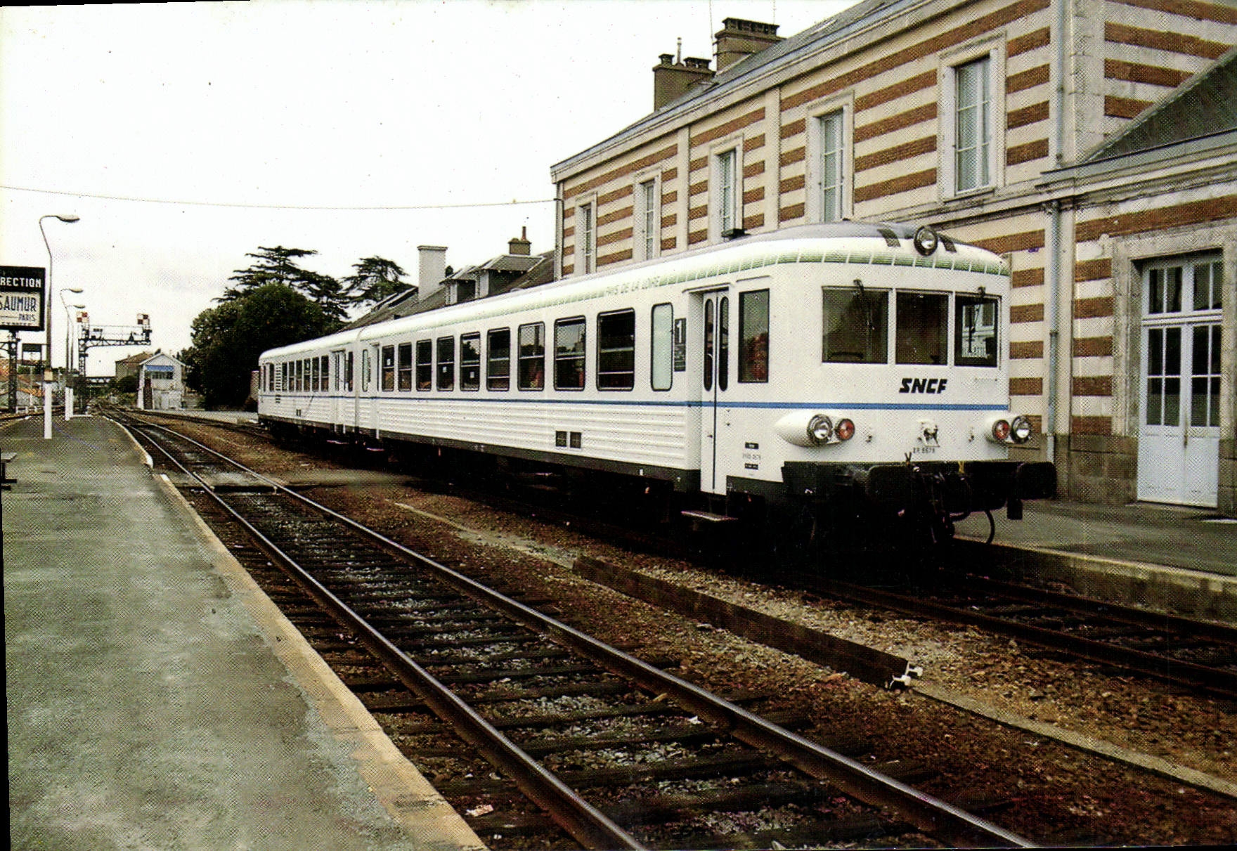 Bressuire (79) — Autorail « Caravelle » Pays de Loire en gare — Publication AL