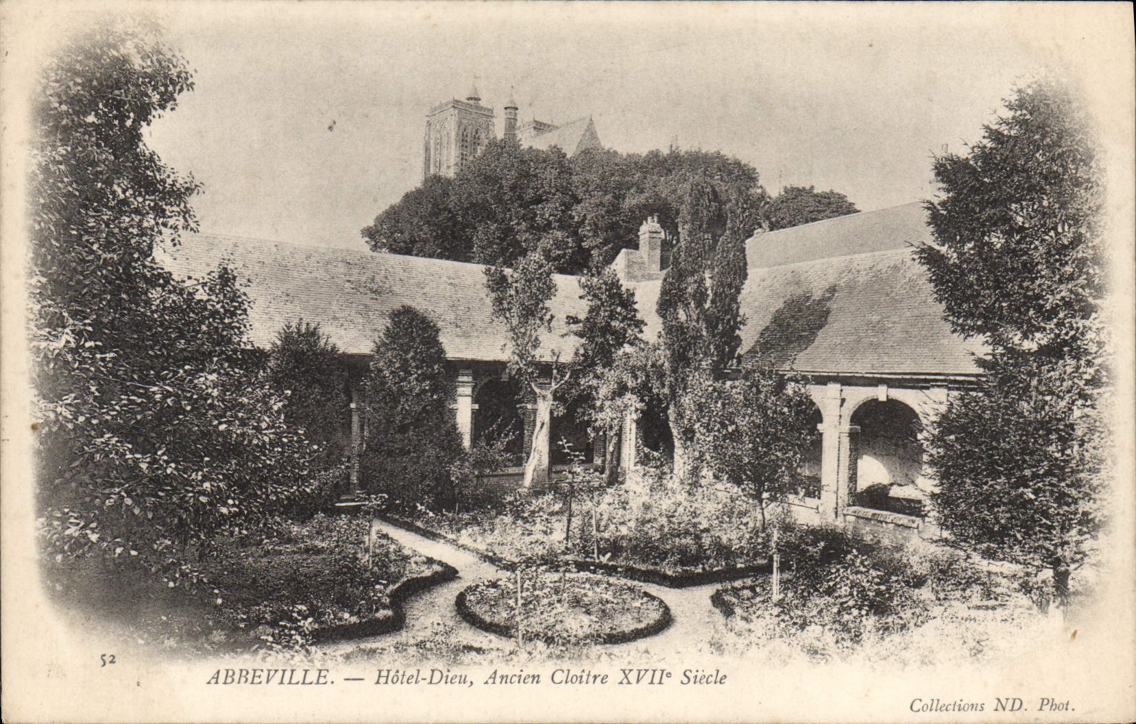 CPA Abbeville Hotel Dieu Ancien Cloitre