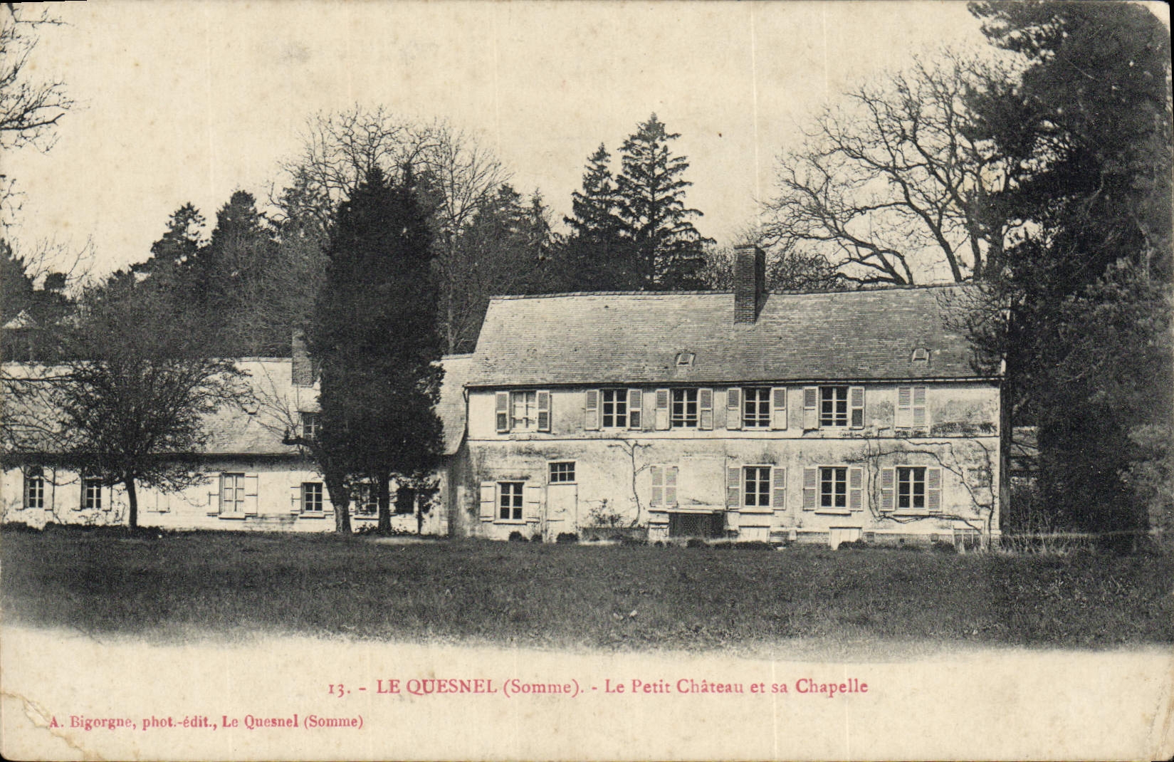 CPA Le Quesnel (Somme) Le Petit Chateau et sa Chapelle