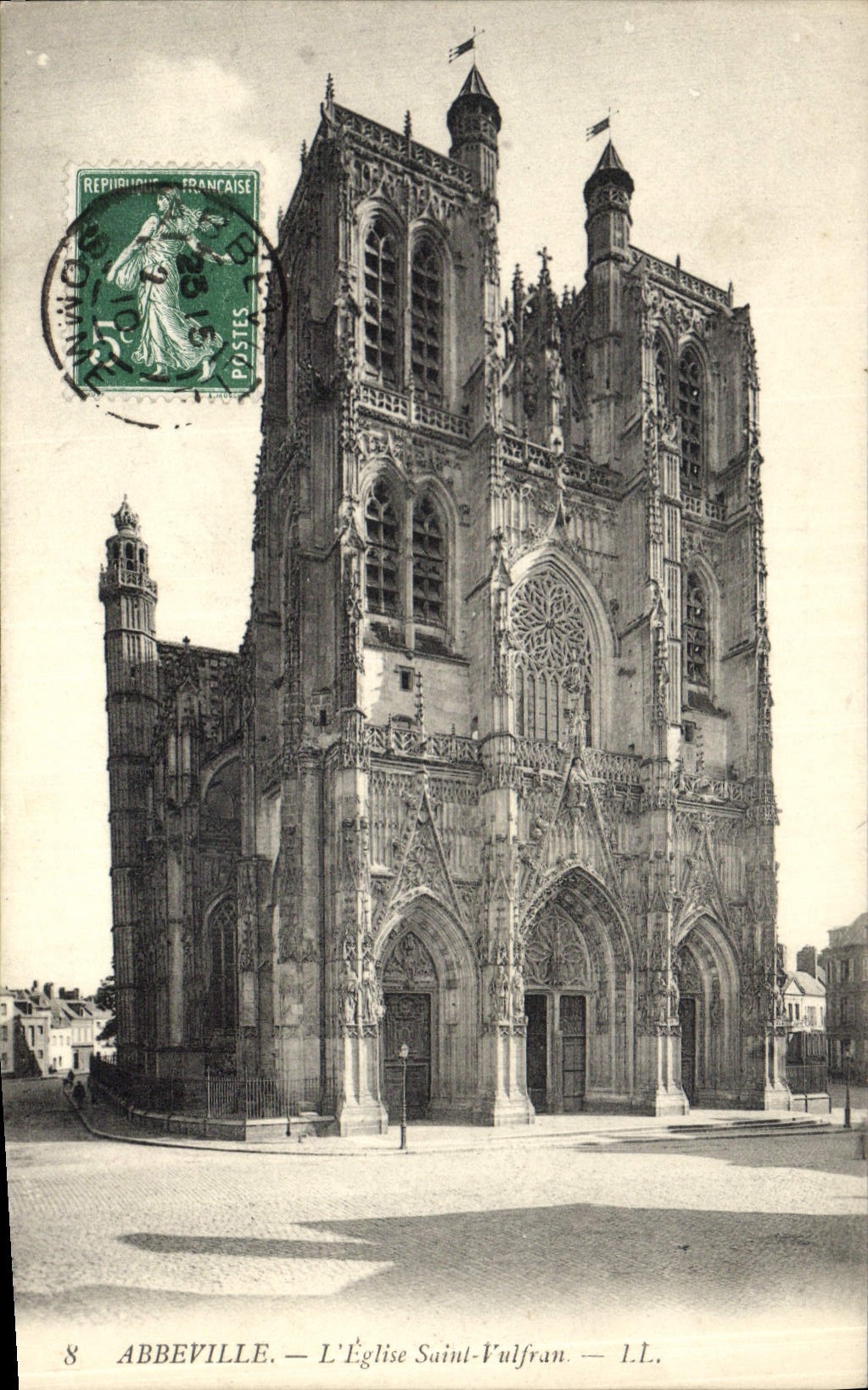 CPA Abbeville L'Eglise Saint Vulfran