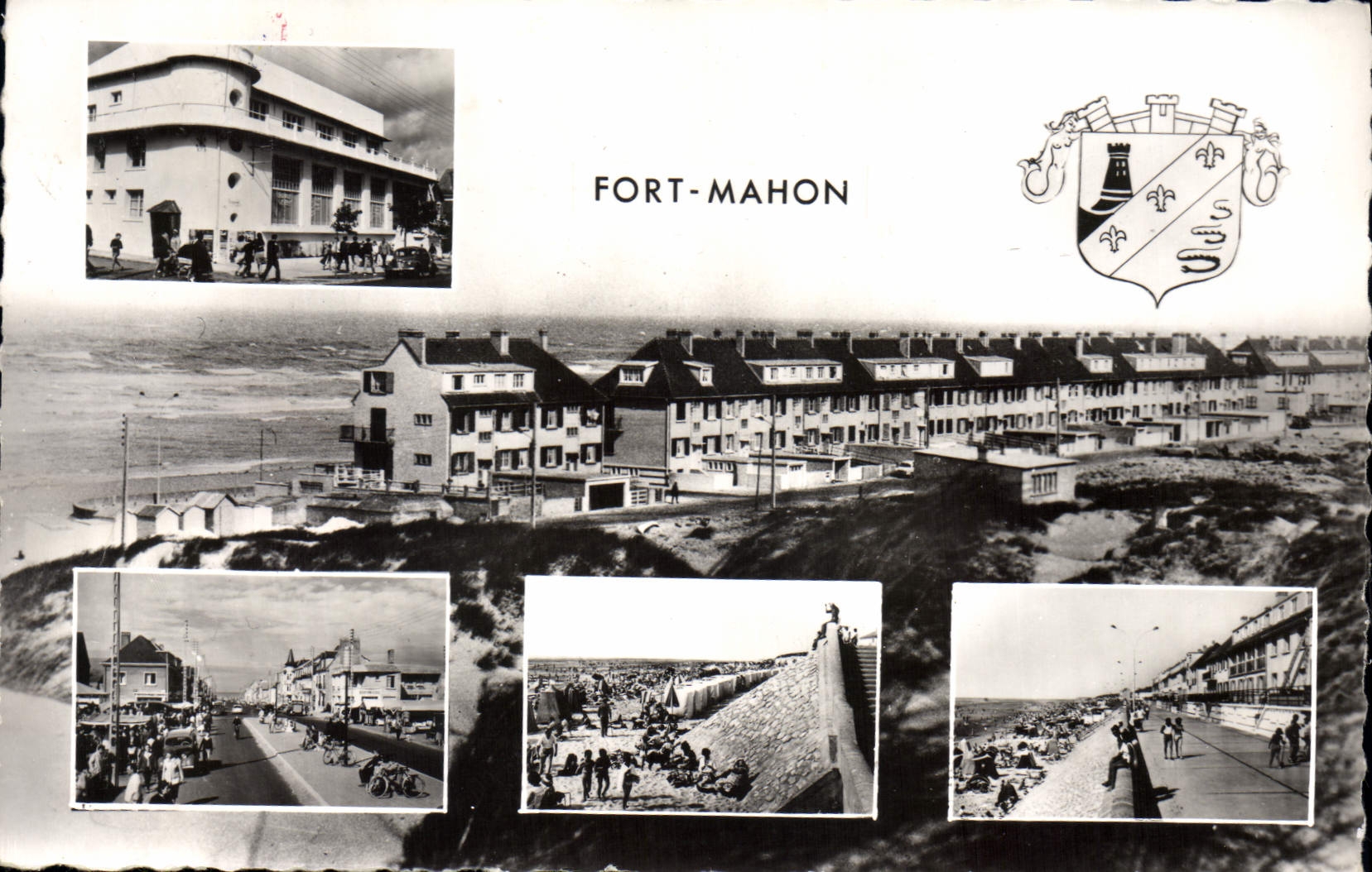 CPA Fort Mahon (Somme) Le Casino La Place de Paris La Plage La digue promenade