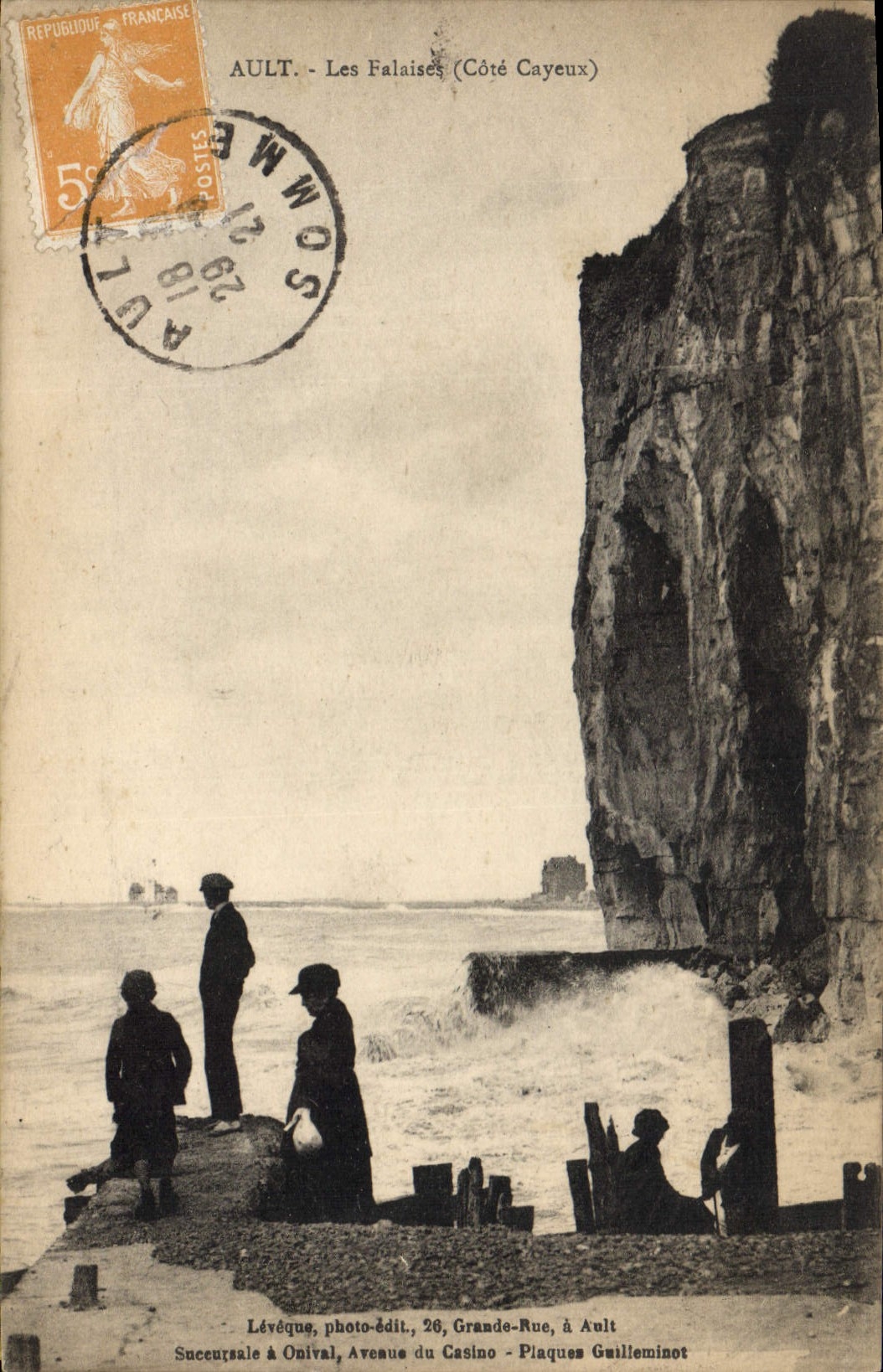 Ault - Les Falaises (Côté Cayeux) — Lévèque, photo-édit., 26, Grande-Rue, à Ault
