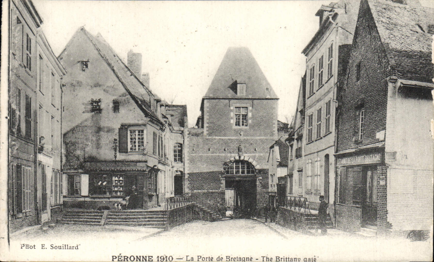 CPA Peronne La Porte de Bretagne