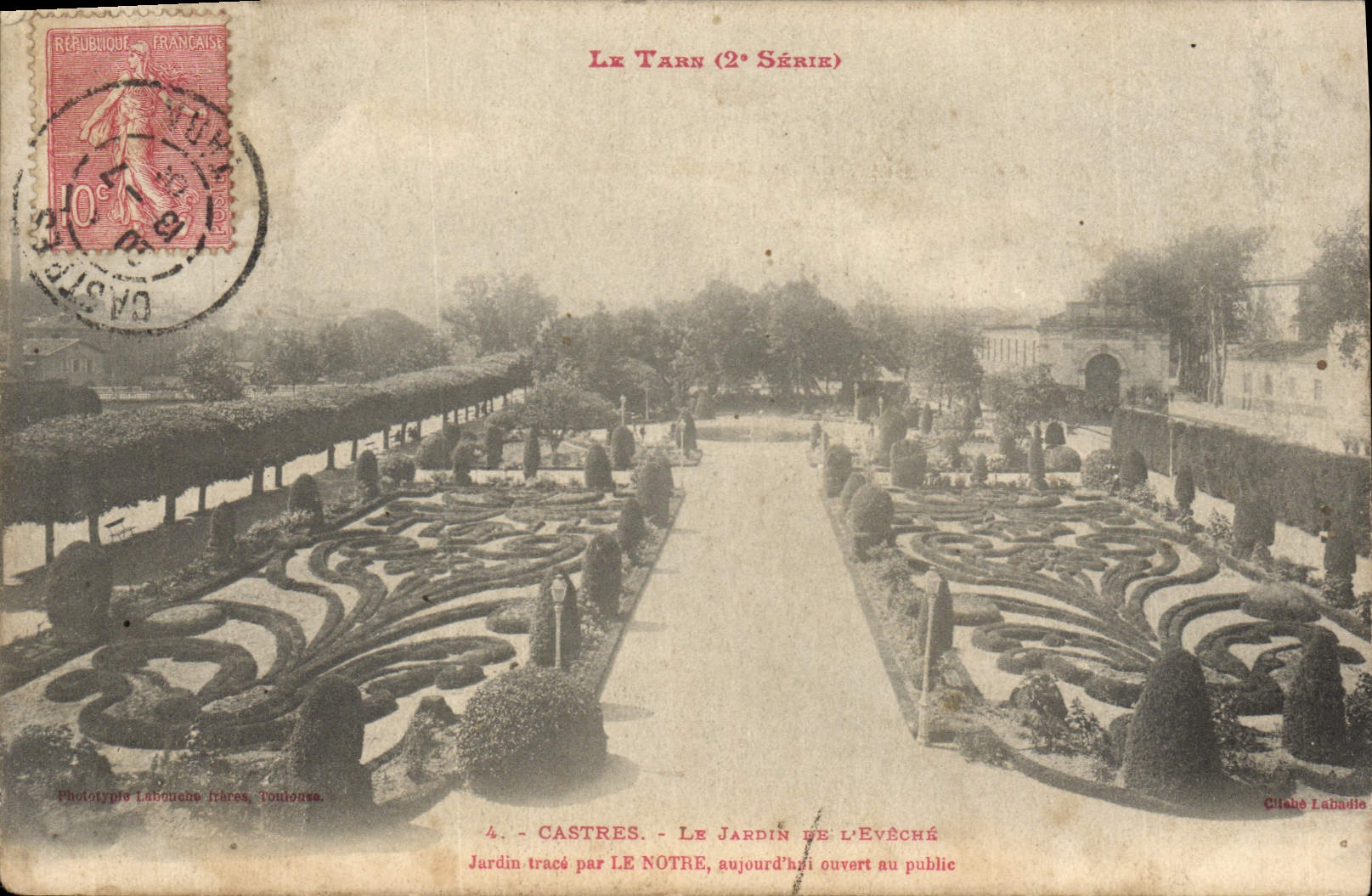 CPA Le Tarn Castres Le Jardin de l'Eveche Jardin trace par Le notre 