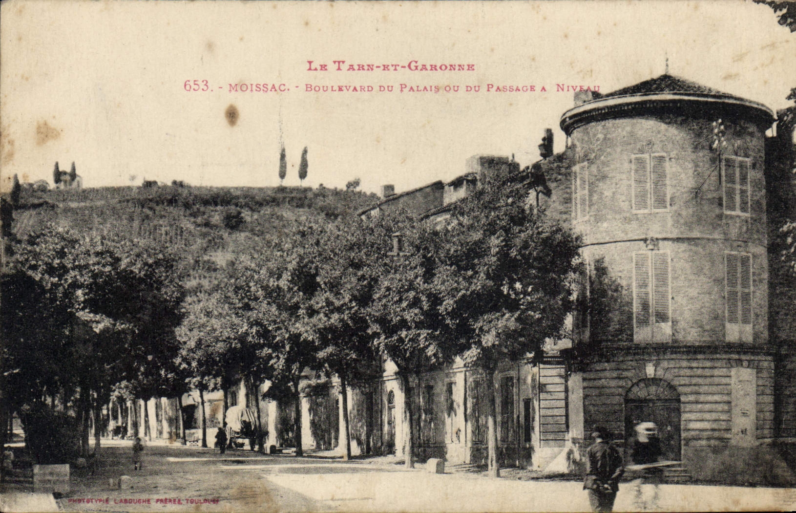 Moissac - Boulevard du Palais ou du Passage à Niveau — Phototypie Labouche Frères, Toulouse