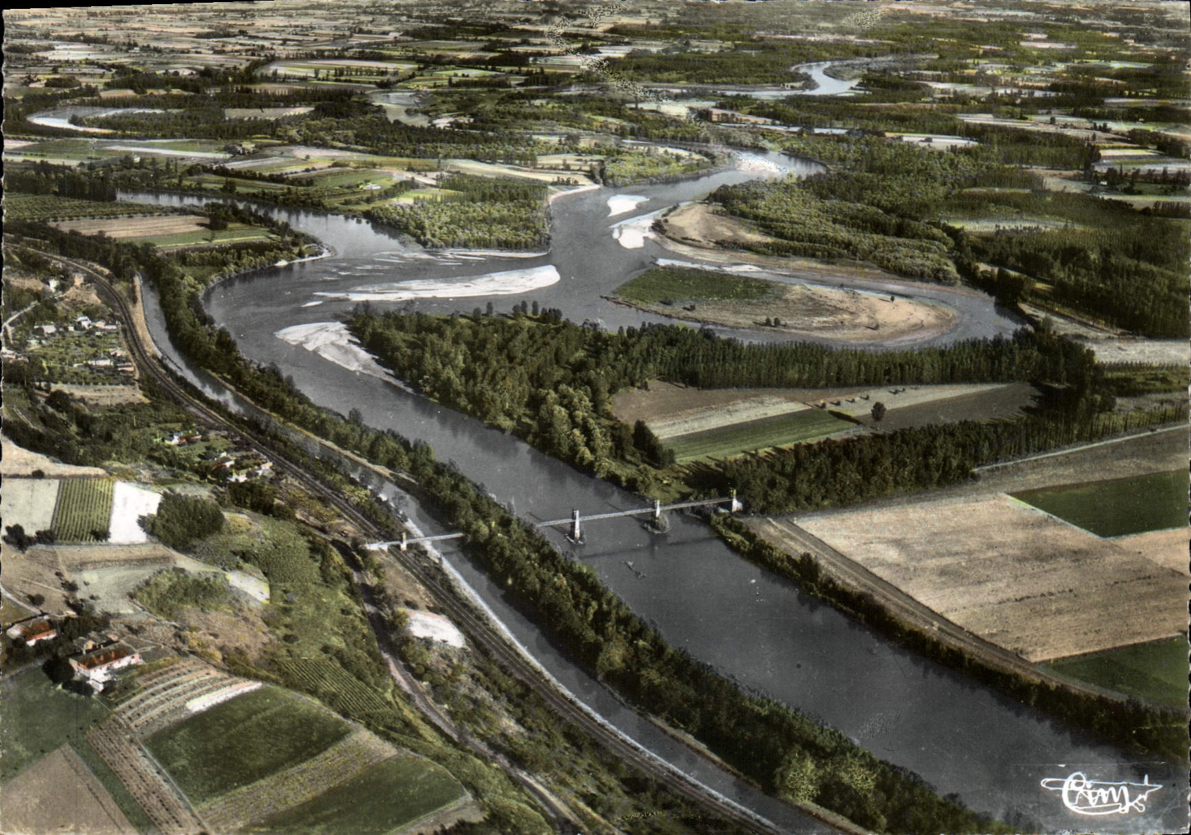 Confluent du Tarn et de la Garonne près MOISSAC (Tarn-et-Garonne) — Vue panoramique aérienne — Combier