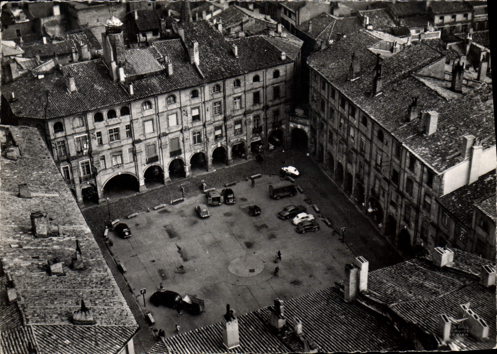 Montauban - Place Nationale — vue aérienne — édition Lapie Service Alhien