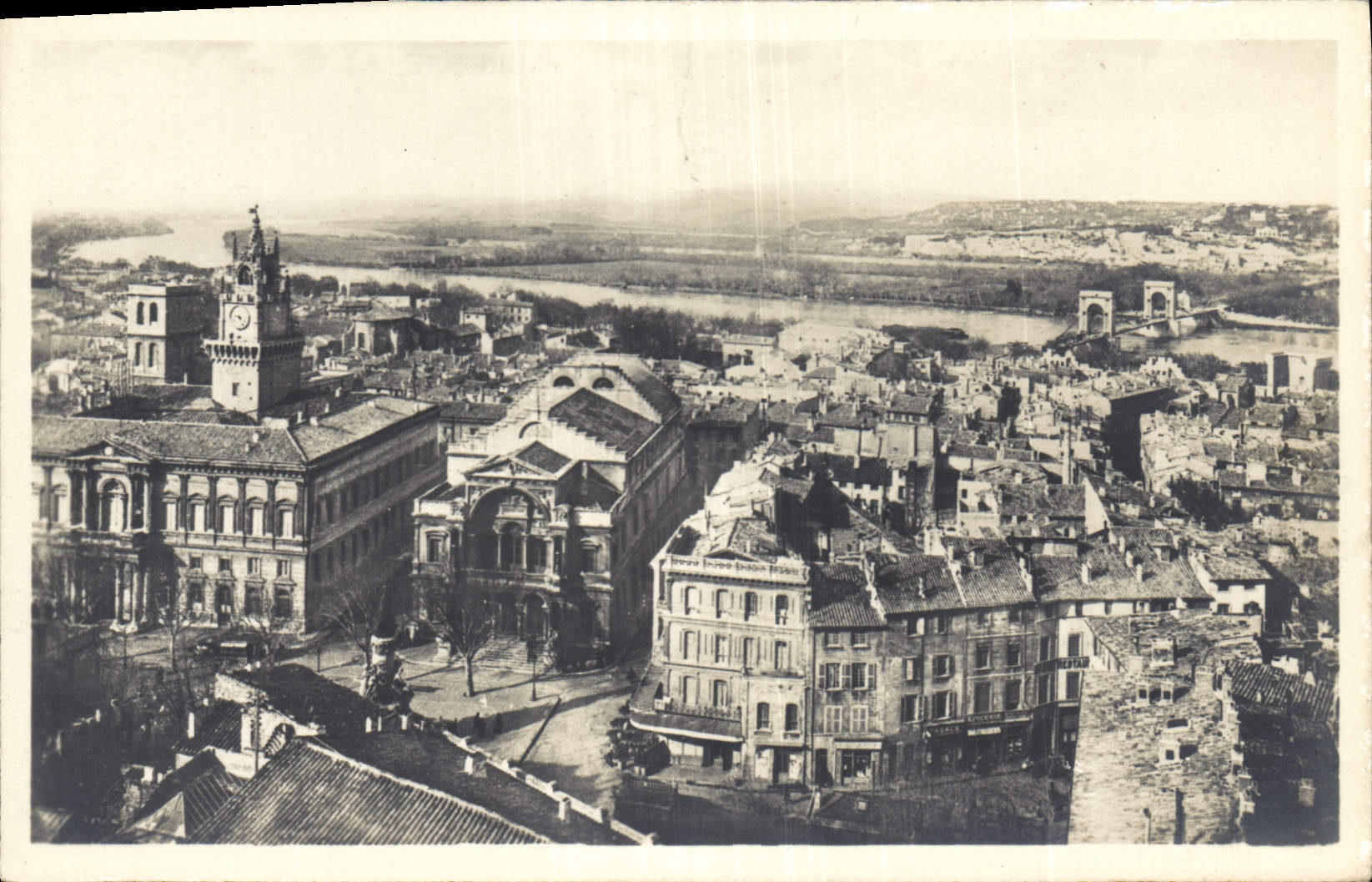 CPA Vaucluse Avignon Vue Generale prise de la Tour Saint Laurent