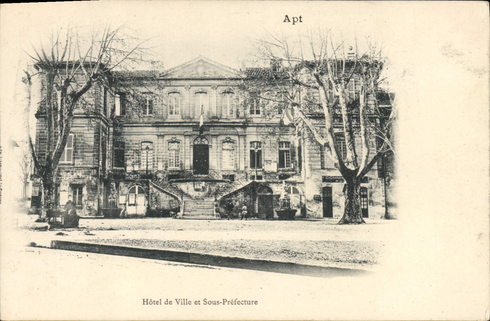 CPA Vaucluse Hotel de Ville et Sous Prefecture