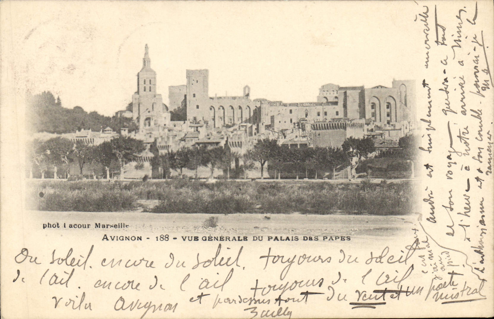 Avignon - 188 - Vue générale du Palais des Papes — phot. lacour Marseille