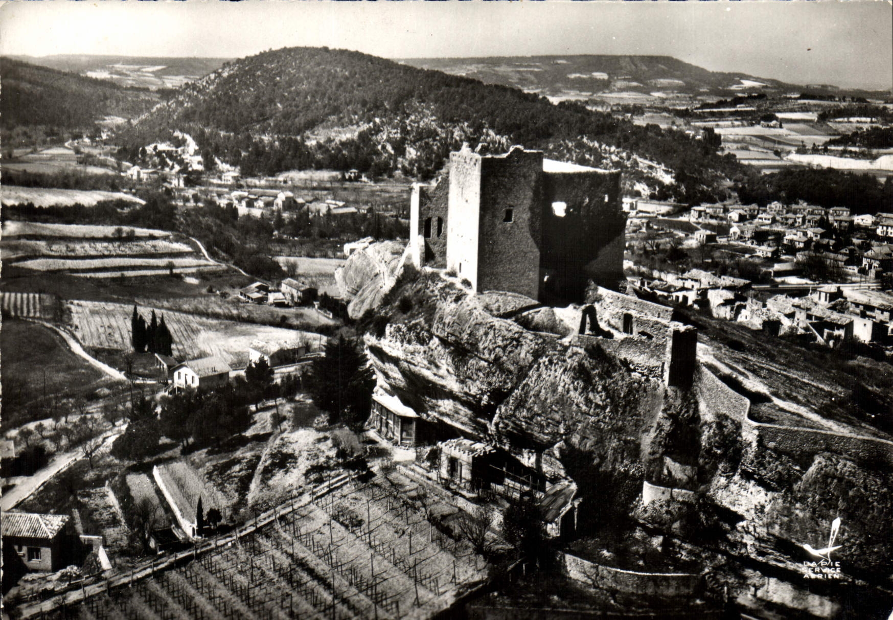 Vaison-la-Romaine — Le Château des Comtes de Toulouse — Édition Lapie, St-Maur