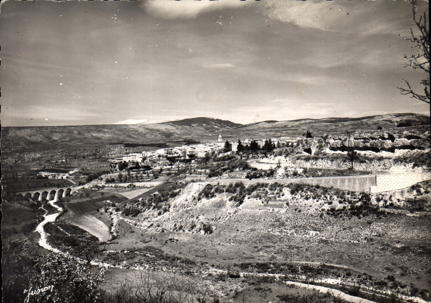 Sault (Vaucluse) — Vue Générale — Édition d'Art F. Meyrier (Vaucluse)