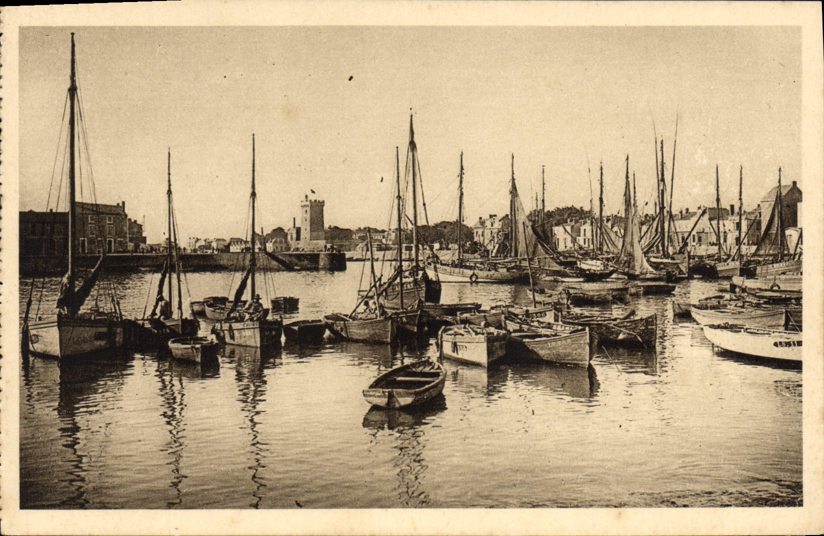 Les Sables-d'Olonne — Un joli coin du Port — Édition d'Art A. Bidel - Angers