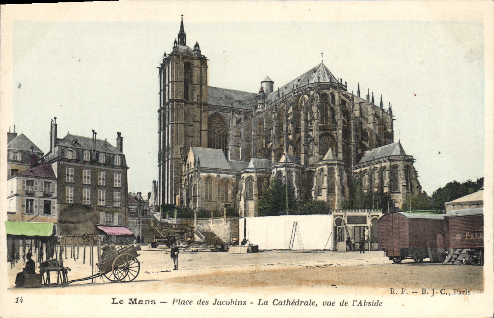 CPA Le Mans Place des Jacobins La Cathedrale vue de l'Abside 