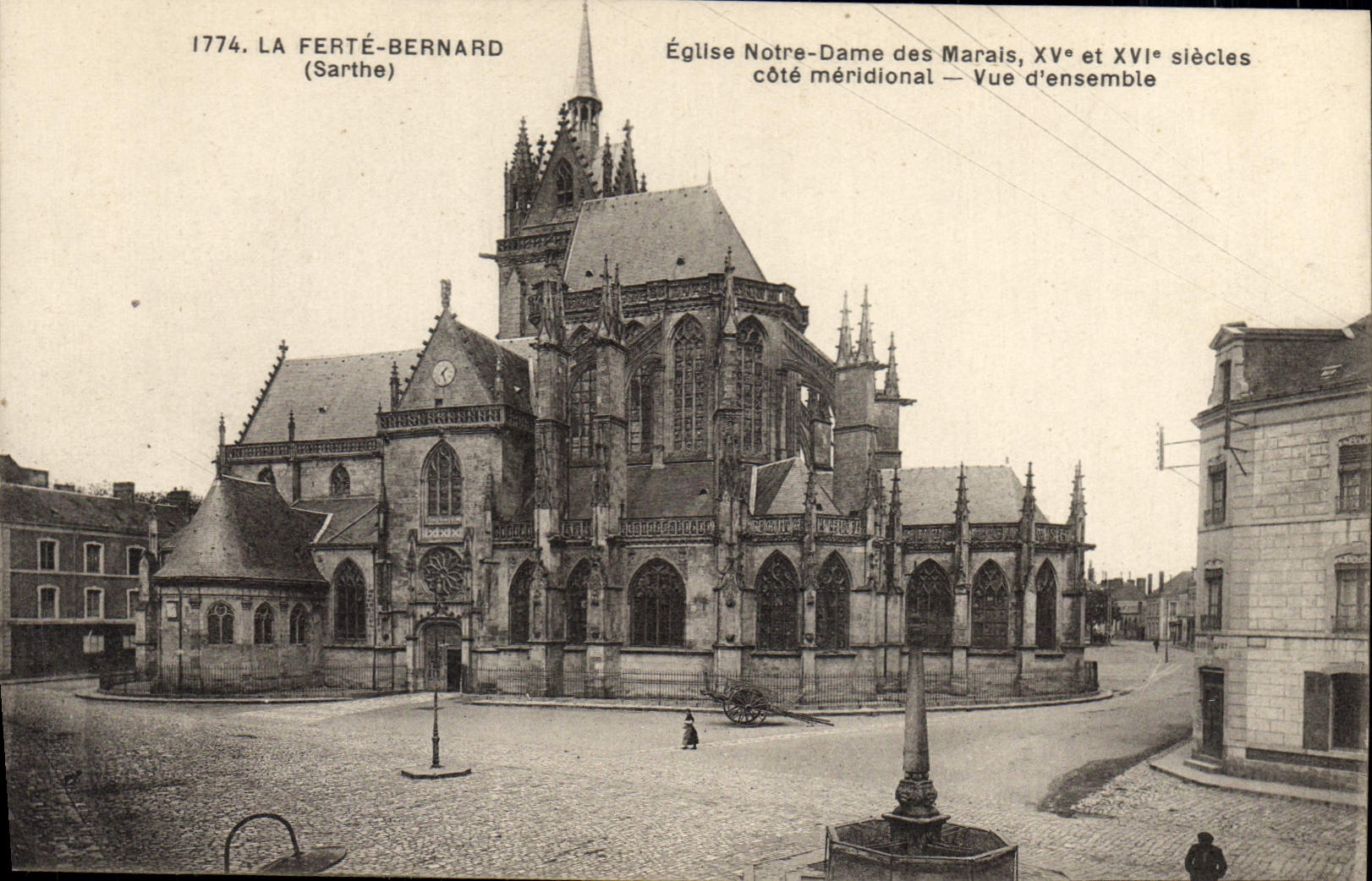 CPA La Ferte Bernard Sarthe Eglise Notre Dame des Marais Xv et XVI siecle cote meridional vue d'ense
