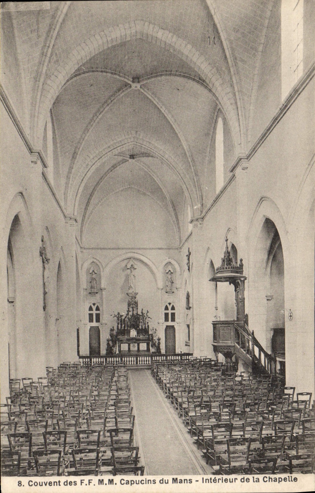 Couvent des F.F.M.M. Capucins du Mans — Intérieur de la Chapelle