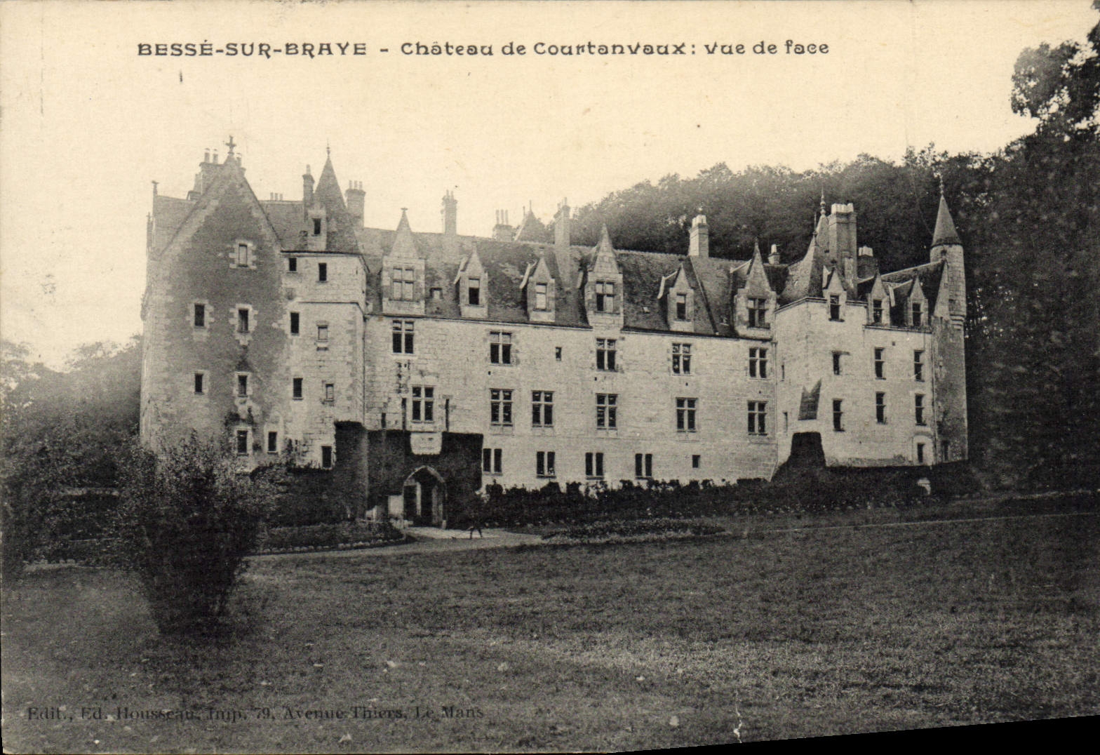 CPA Besse sur Braye Chateau de Courtanvaux vue de face 