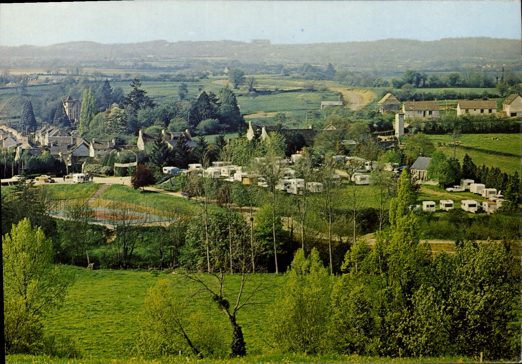 Fresnay-sur-Sarthe — Le Camping — Éditions Artaud Frères