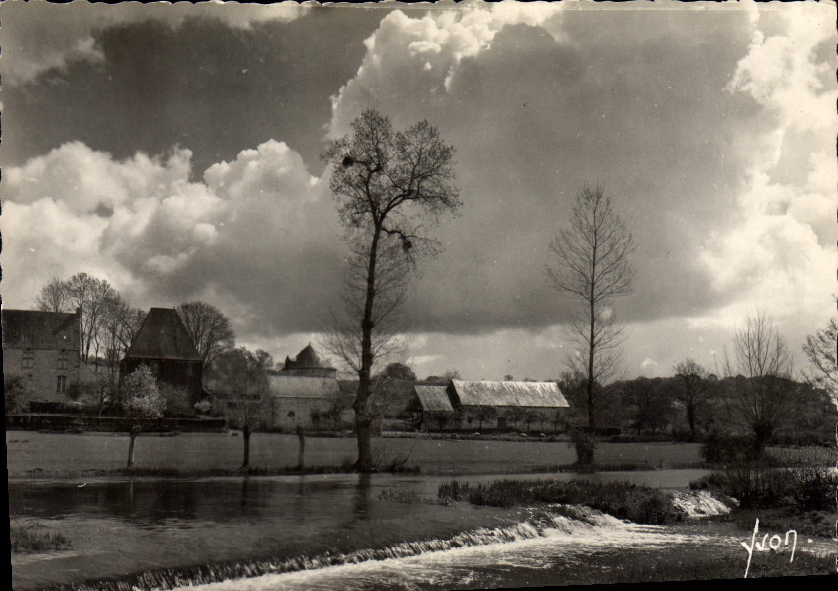 CPSM Les Alpes Mancelles St Leonard des Bois Sarthe la ferme de l'Inthe
