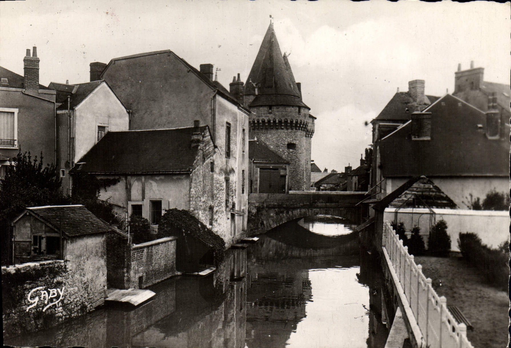 CPSM La Ferte Bernard Sarthe La Porte de Ville sur la riviere l'Huisne 