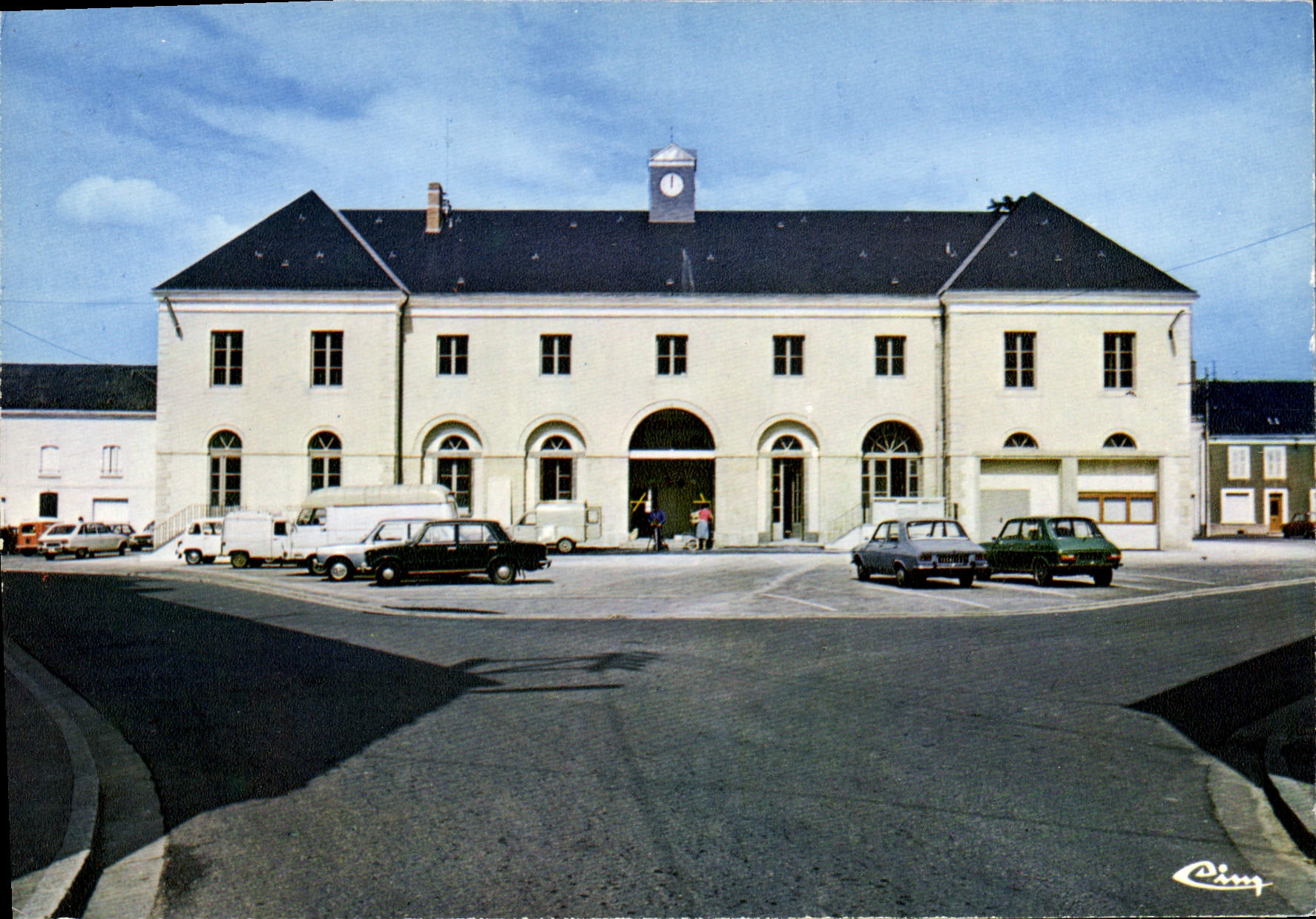 CPSM Conlie Sarthe Hotel de Ville 