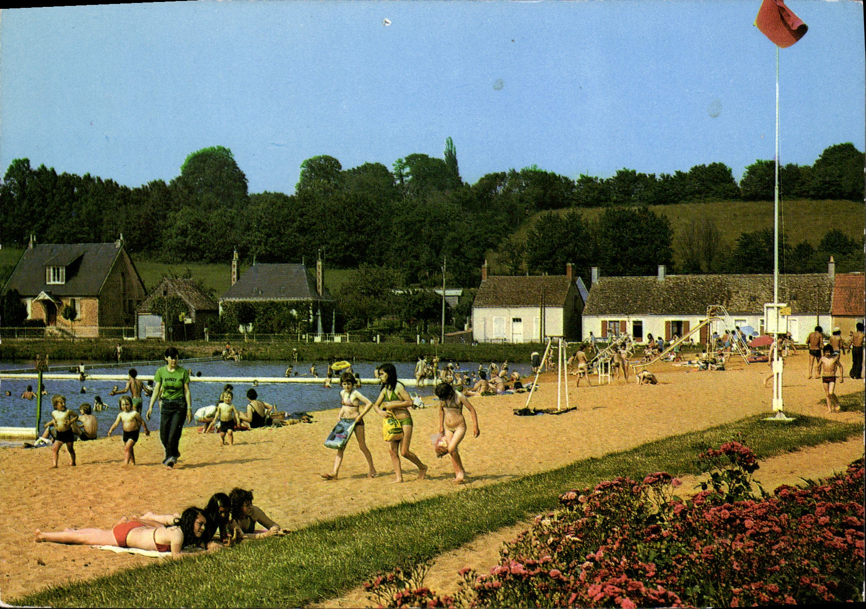 CPSM Tuffe le Lac sa Plage 