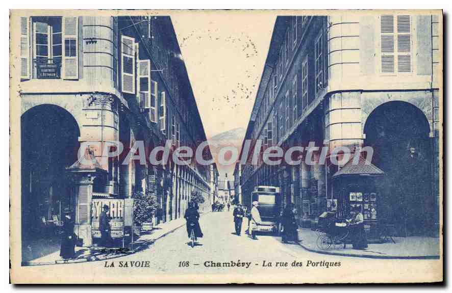 Chambéry — La rue des Portiques — CPAdeCollection