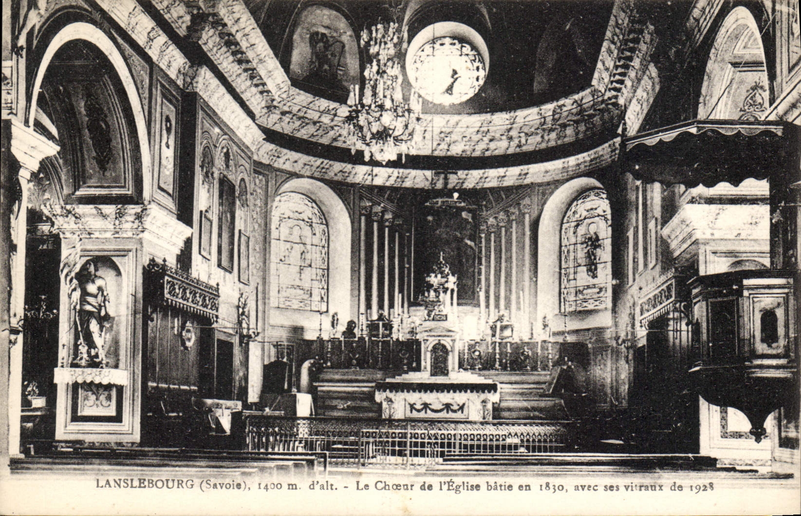 CPA Lanslebourg Savoie le Choeur de l'eglise batie en 1830 avec ses Vitraux 1928 