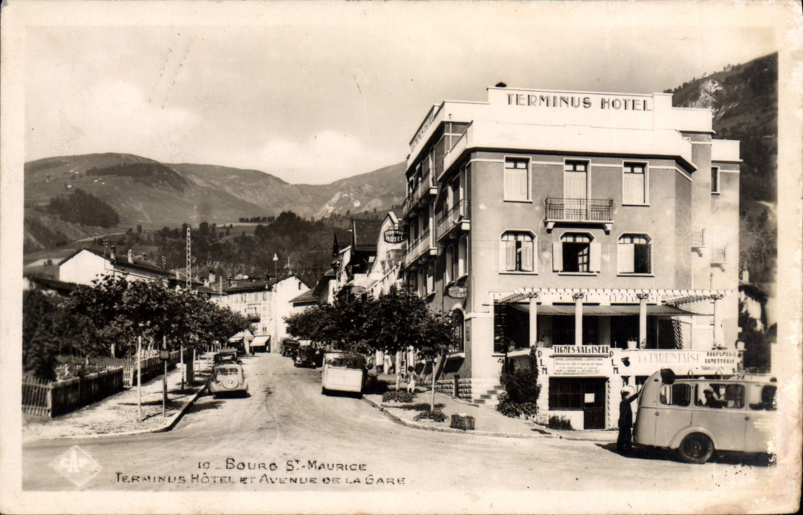 CPA Bourg St Maurice hotel et avenue de la gare 