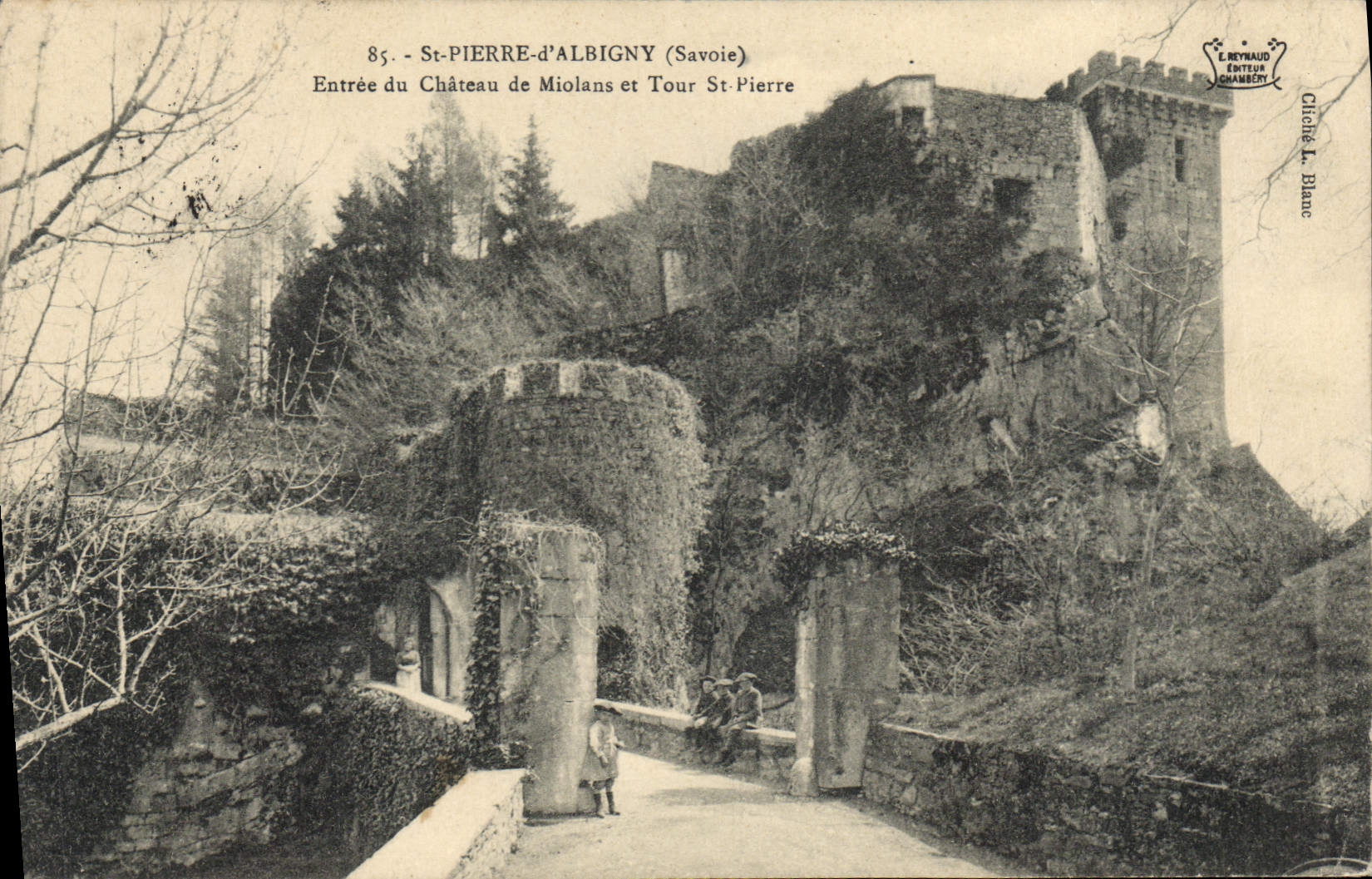 CPA St Pierre d'Albigny Savoie entree du chateau de Miolans et tour St Pierre 